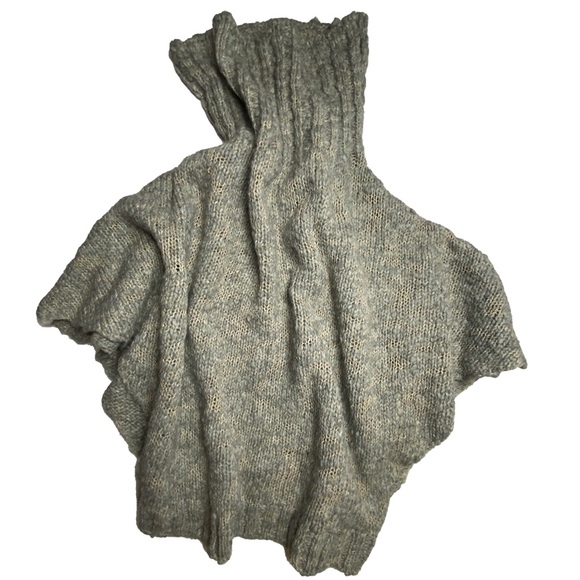 MISS SIXTY Sweater Cape - Picture 9 of 10